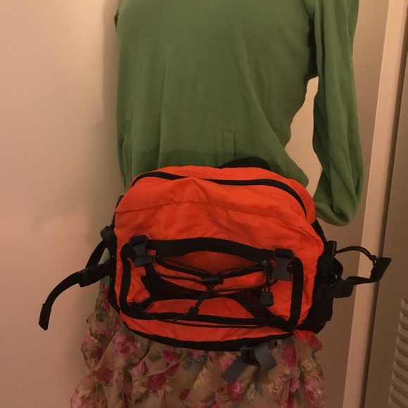 GAP Handbags - GAP large Fanny Pack/Hiking,Biking,Muat Have!